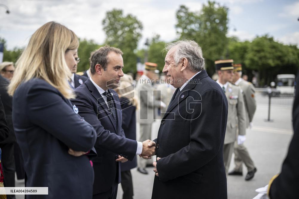 Victory Day Ceremony At De Gaulle Statue - Paris