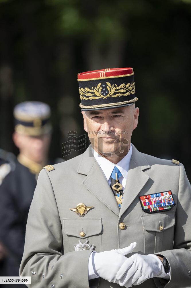 Victory Day Ceremony At De Gaulle Statue - Paris