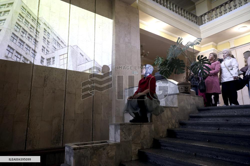 Warmth of Cold Walls performance shown in Kharkiv