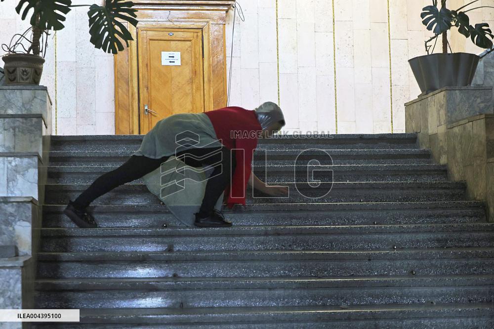 Warmth of Cold Walls performance shown in Kharkiv