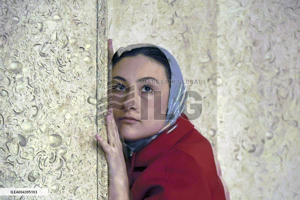 Warmth of Cold Walls performance shown in Kharkiv