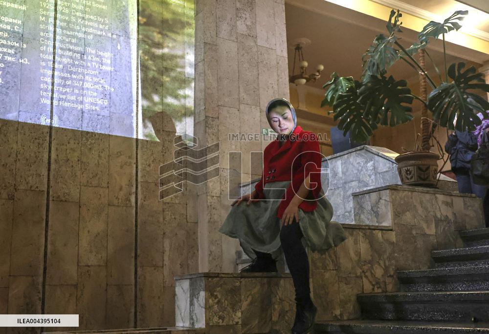 Warmth of Cold Walls performance shown in Kharkiv