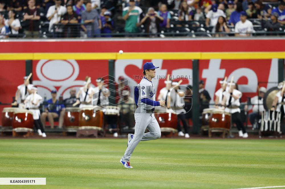 Baseball: Dodgers vs. D-backs
