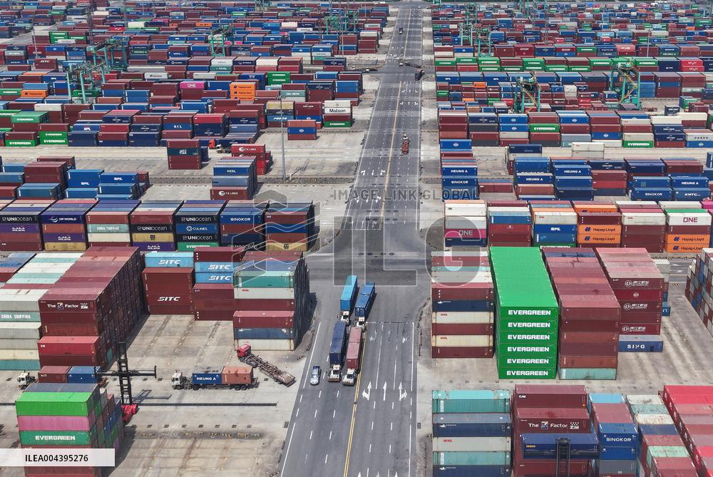 China Import And Export Growth in The First Four Months of 2025