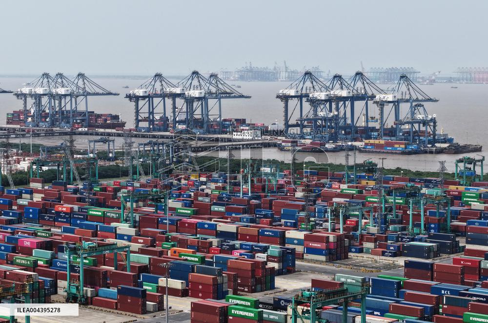 China Import And Export Growth in The First Four Months of 2025