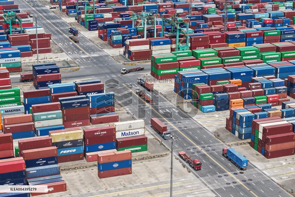 China Import And Export Growth in The First Four Months of 2025