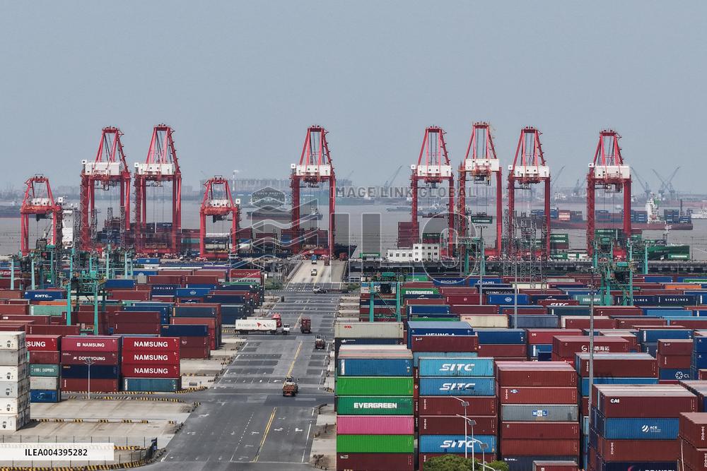China Import And Export Growth in The First Four Months of 2025