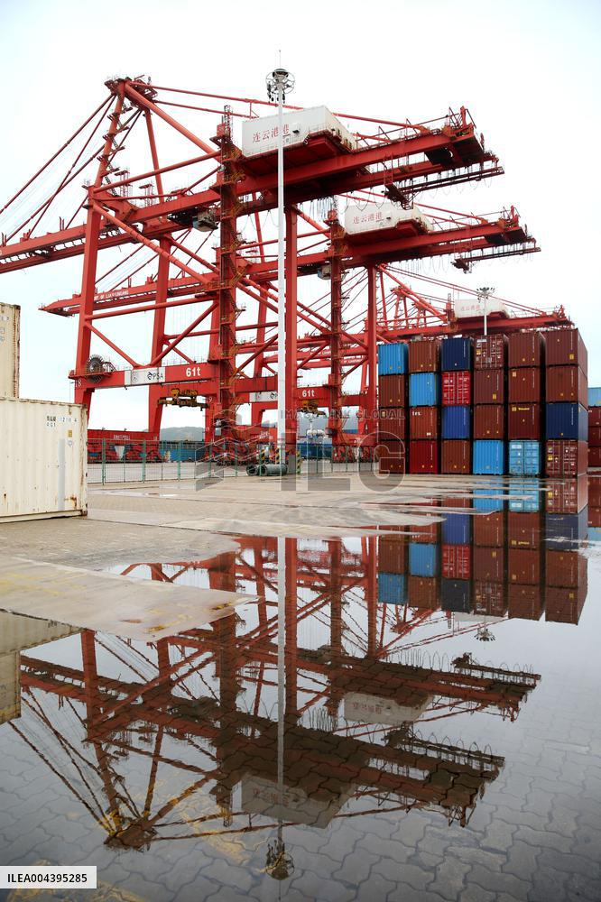 China Import And Export Growth in The First Four Months of 2025