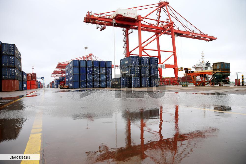 China Import And Export Growth in The First Four Months of 2025