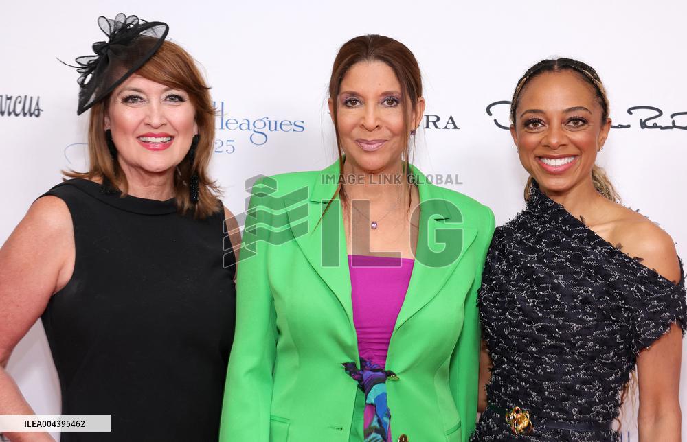 The Colleague's Annual Spring Luncheon And Oscar de la Renta Fashion Show - LA
