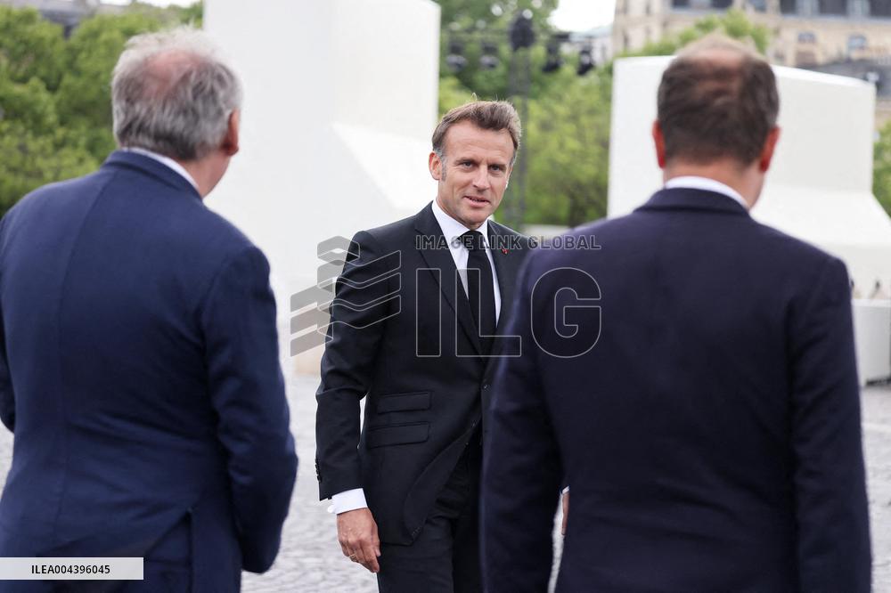 President Macron At Tomb Of The Unknown Soldier Ceremony - Paris