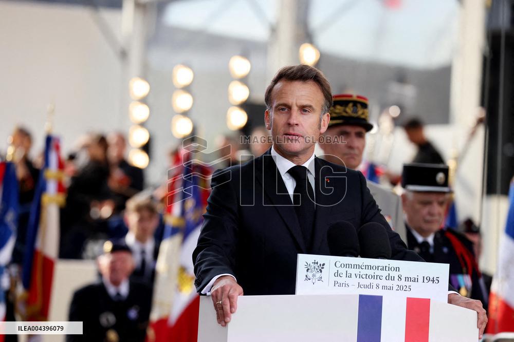 President Macron At Tomb Of The Unknown Soldier Ceremony - Paris