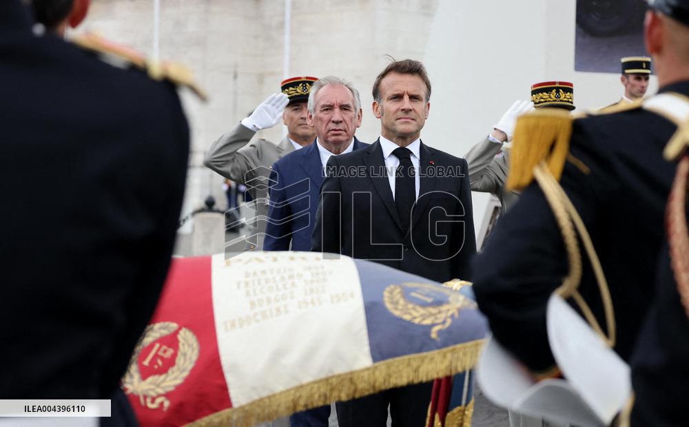 President Macron At Tomb Of The Unknown Soldier Ceremony - Paris