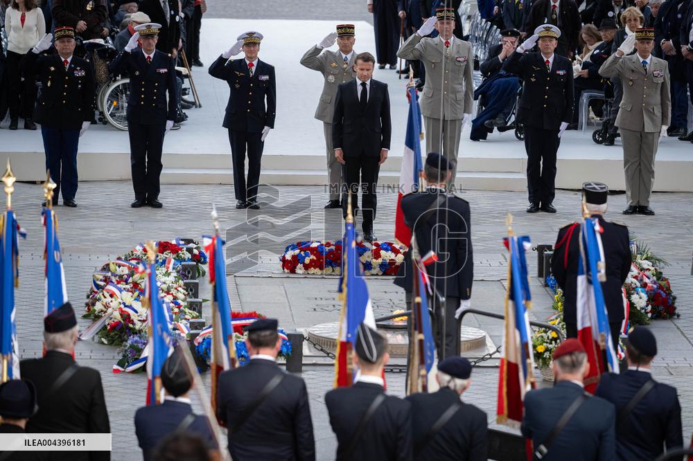 President Macron At Tomb Of The Unknown Soldier Ceremony - Paris