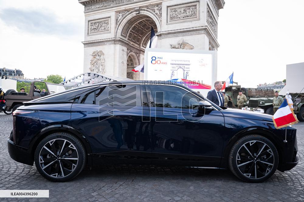 President Macron At Tomb Of The Unknown Soldier Ceremony - Paris