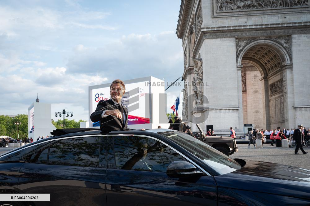 President Macron At Tomb Of The Unknown Soldier Ceremony - Paris