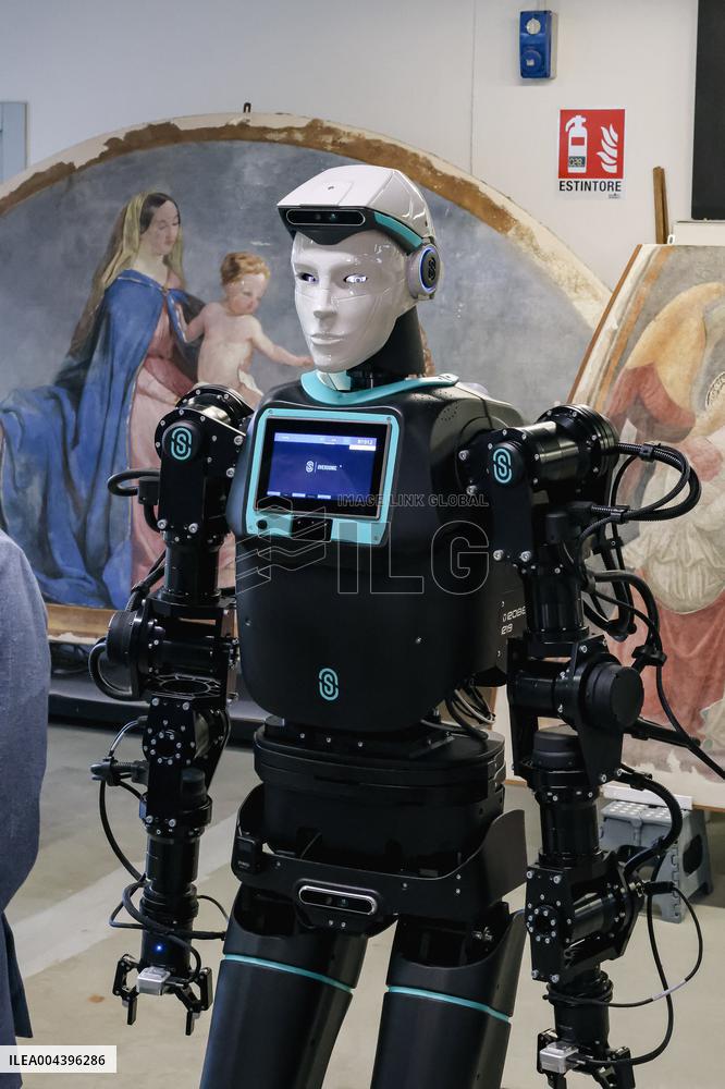 RoBee First Cognitive Humanoid For Restoration Unveiled - Milan