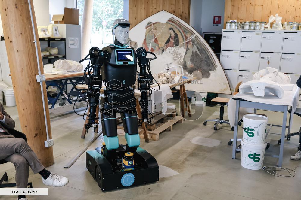 RoBee First Cognitive Humanoid For Restoration Unveiled - Milan