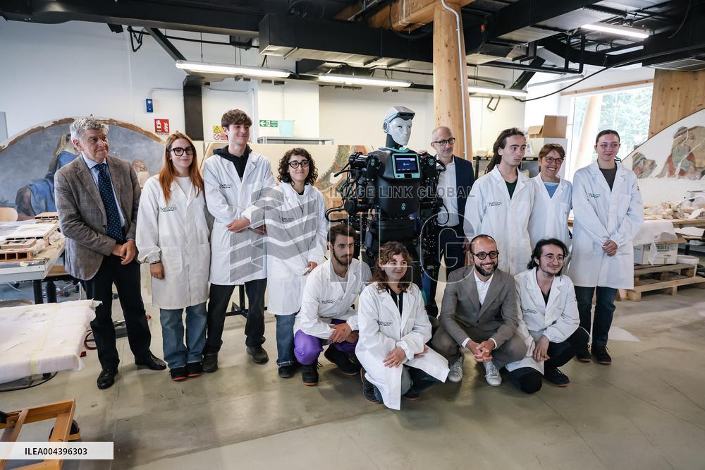 RoBee First Cognitive Humanoid For Restoration Unveiled - Milan