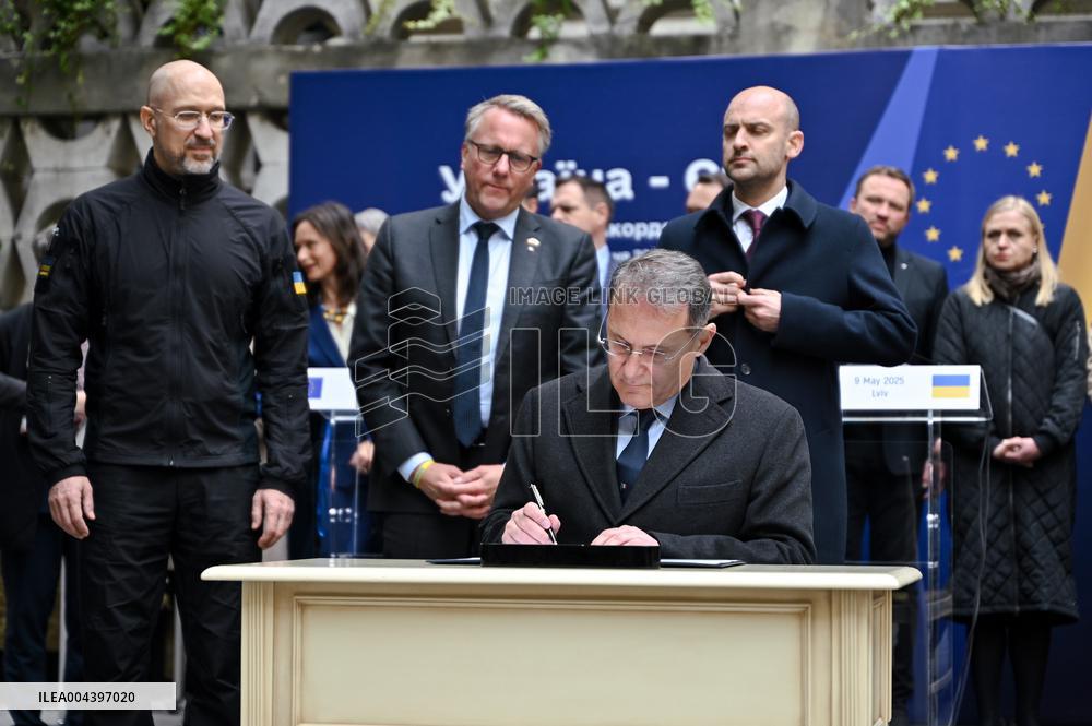 Deal on 2nd tranche of profits from frozen Russian assets for Ukraine inked in Lviv