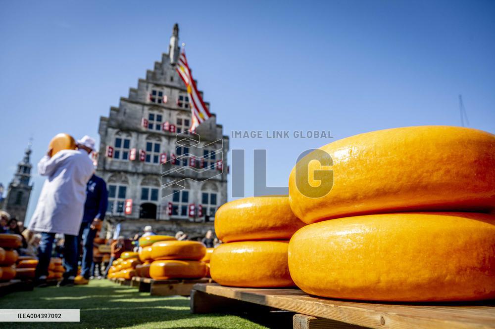 Gouda Cheese Market Illustrations - Netherlands