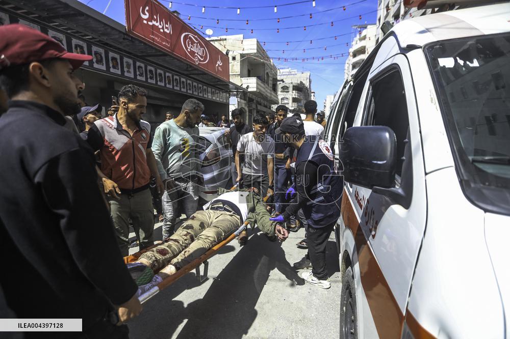 Israeli Strike On Crowded Restaurant Kills 33 And Injures Dozens - Gaza