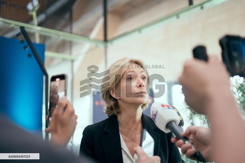 Valerie Pecresse at the Olympic Aquatic Center - Paris AJ