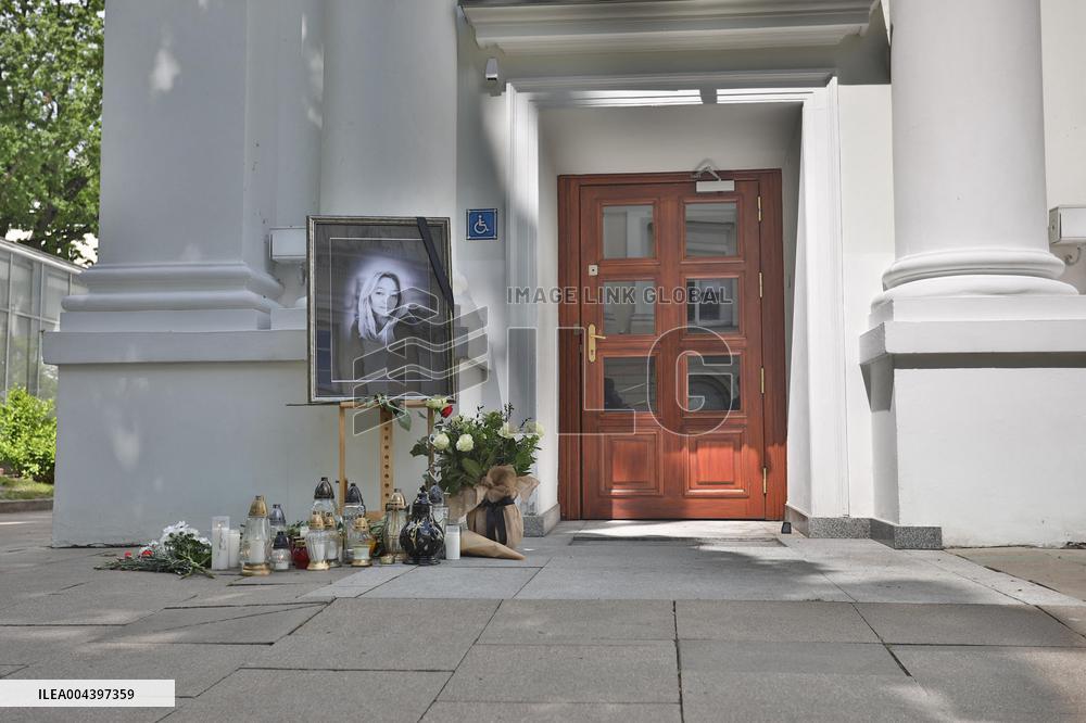 Woman Killed in Axe Attack at Warsaw University - Poland