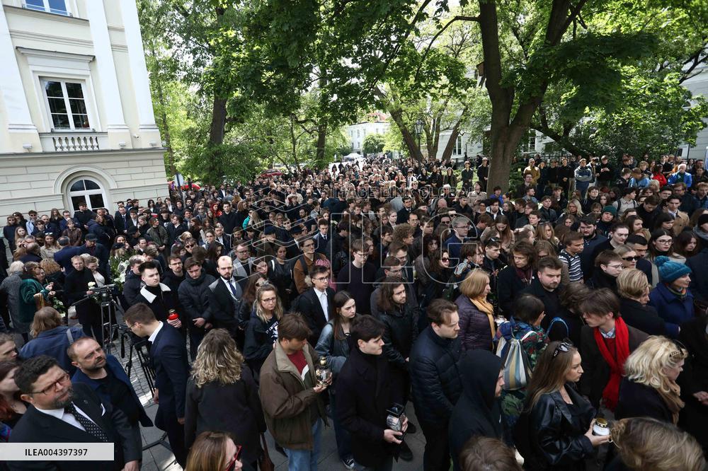 Woman Killed in Axe Attack at Warsaw University - Poland