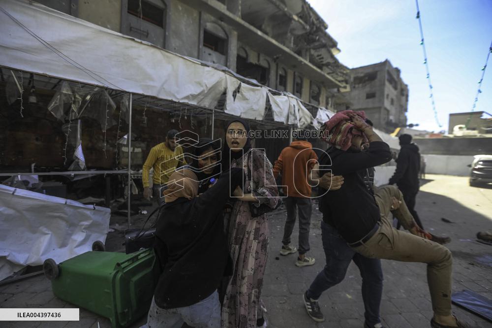 Israeli Strike On Crowded Restaurant Kills 33 And Injures Dozens - Gaza