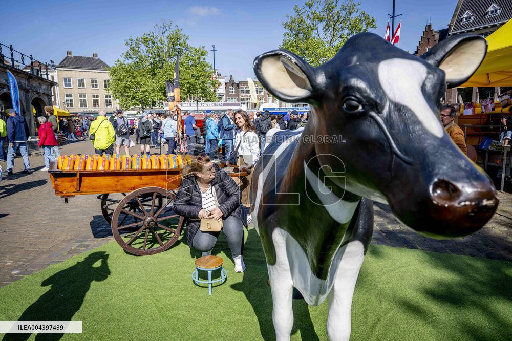 Gouda Cheese Market Illustrations - Netherlands
