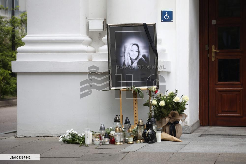 Woman Killed in Axe Attack at Warsaw University - Poland