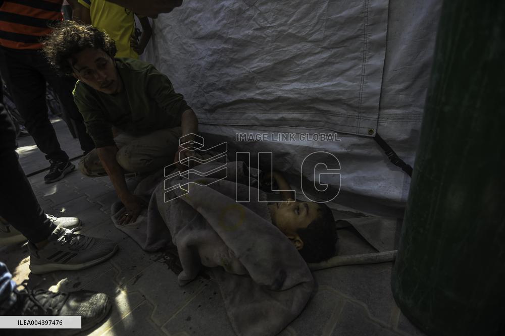 Israeli Strike On Crowded Restaurant Kills 33 And Injures Dozens - Gaza