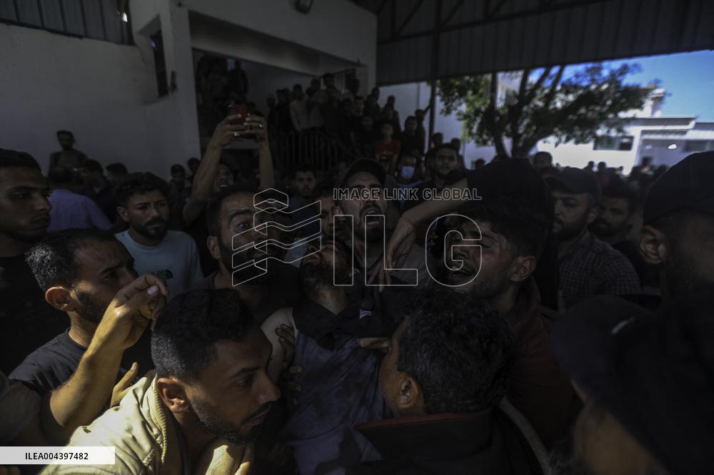 Israeli Strike On Crowded Restaurant Kills 33 And Injures Dozens - Gaza
