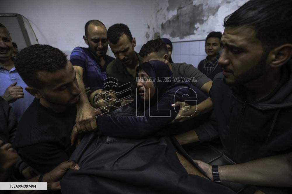 Israeli Strike On Crowded Restaurant Kills 33 And Injures Dozens - Gaza