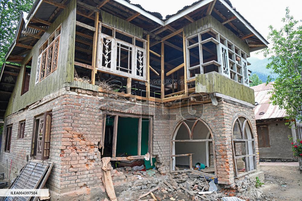 People Flee and Mourn After Border Strikes - Kashmir