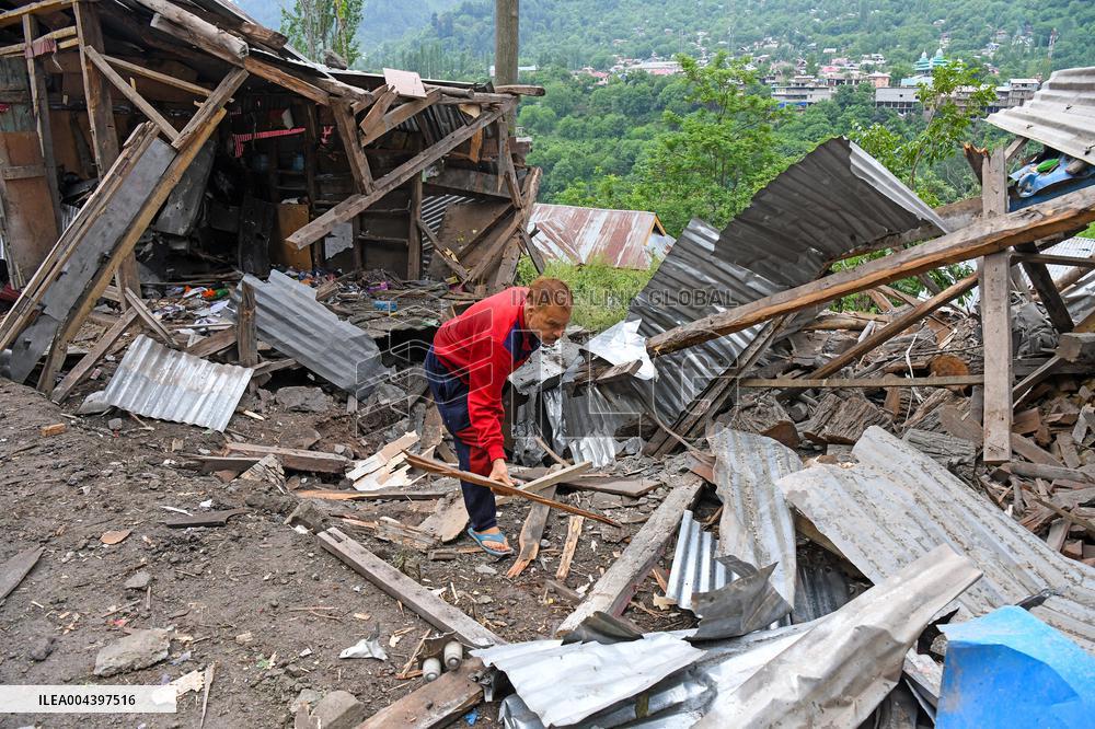 People Flee and Mourn After Border Strikes - Kashmir
