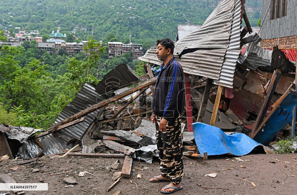 People Flee and Mourn After Border Strikes - Kashmir