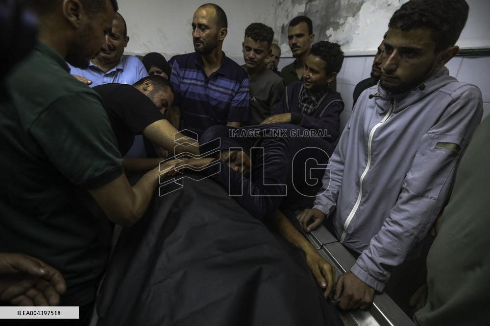 Israeli Strike On Crowded Restaurant Kills 33 And Injures Dozens - Gaza