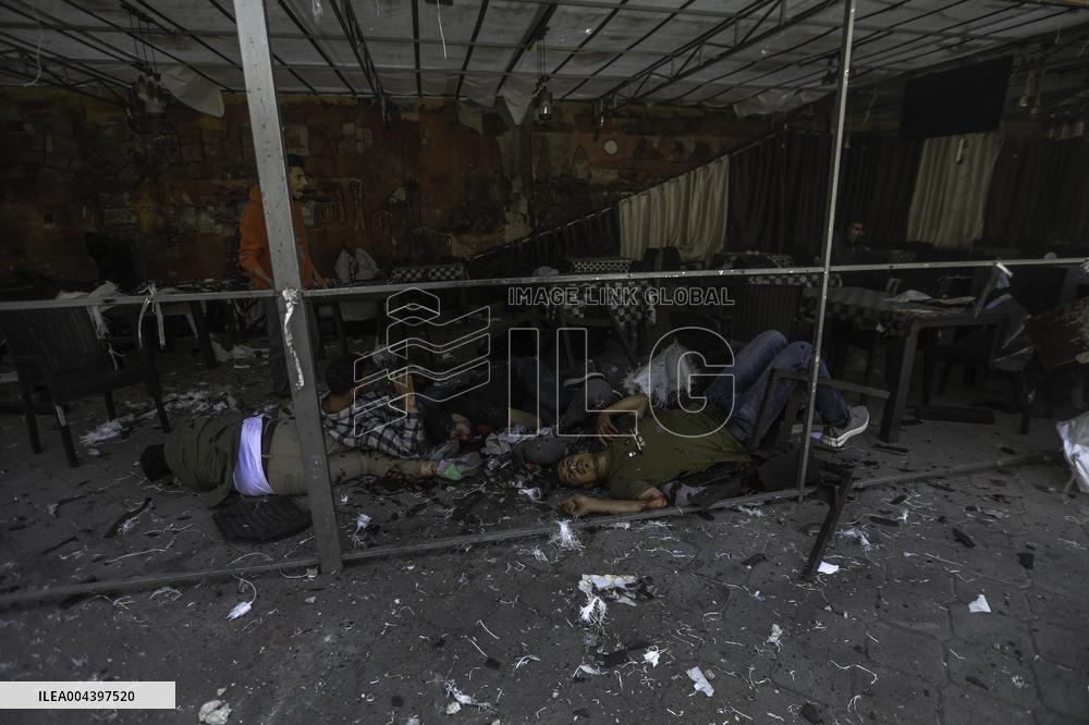 Israeli Strike On Crowded Restaurant Kills 33 And Injures Dozens - Gaza