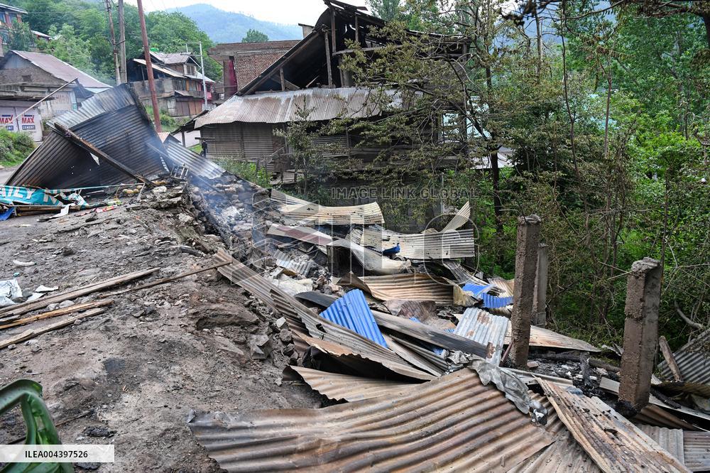 People Flee and Mourn After Border Strikes - Kashmir