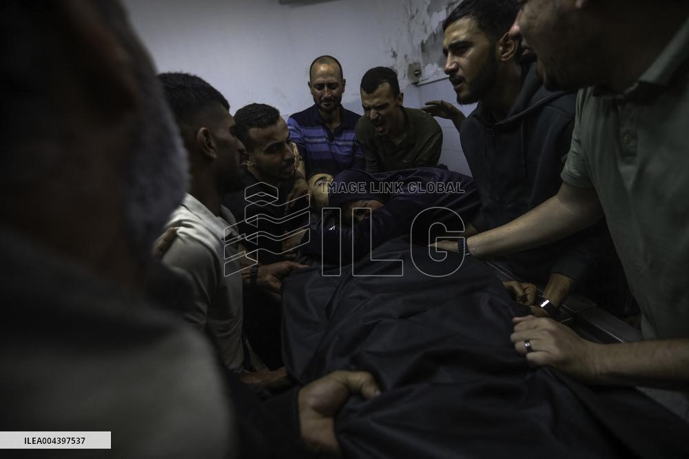 Israeli Strike On Crowded Restaurant Kills 33 And Injures Dozens - Gaza