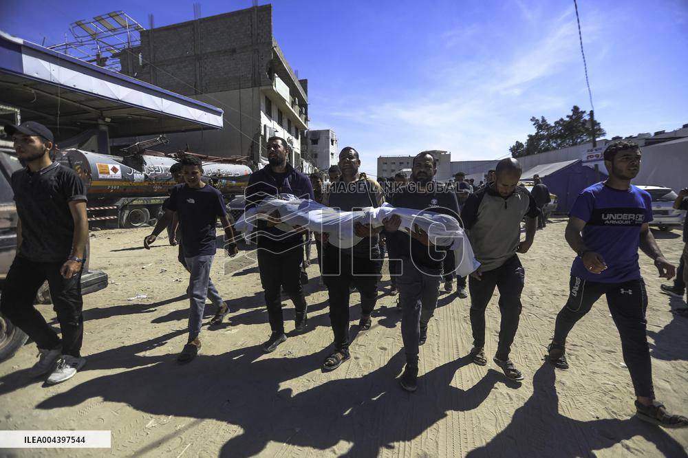 Israeli Strike On Crowded Restaurant Kills 33 And Injures Dozens - Gaza