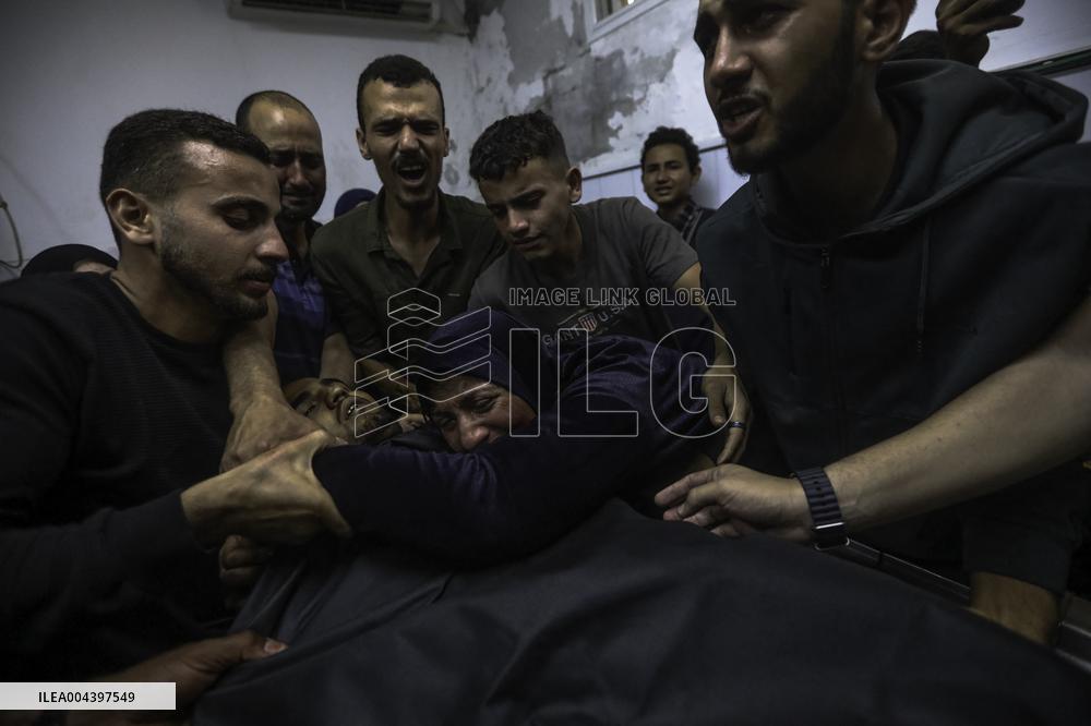Israeli Strike On Crowded Restaurant Kills 33 And Injures Dozens - Gaza