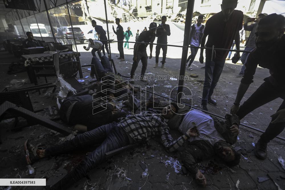 Israeli Strike On Crowded Restaurant Kills 33 And Injures Dozens - Gaza