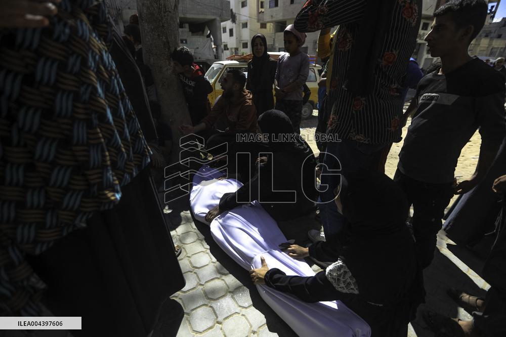 Israeli Strike On Crowded Restaurant Kills 33 And Injures Dozens - Gaza