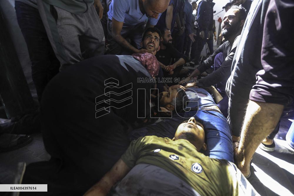 Israeli Strike On Crowded Restaurant Kills 33 And Injures Dozens - Gaza