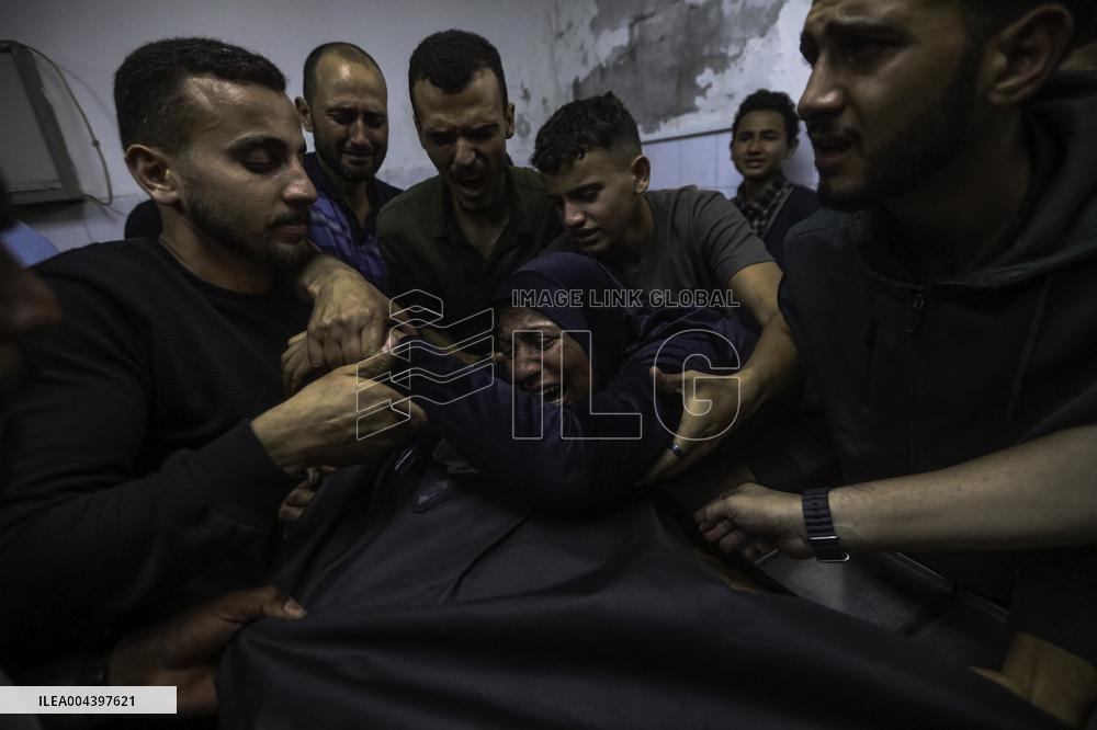 Israeli Strike On Crowded Restaurant Kills 33 And Injures Dozens - Gaza