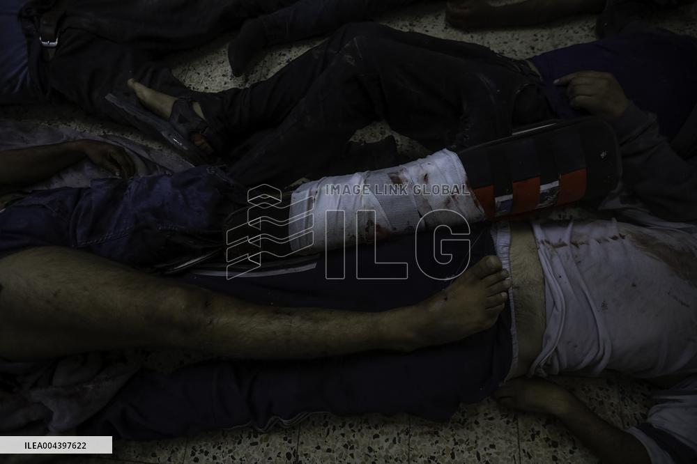 Israeli Strike On Crowded Restaurant Kills 33 And Injures Dozens - Gaza