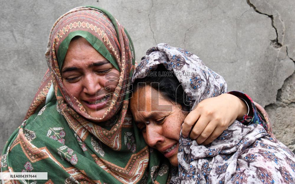 People Flee and Mourn After Border Strikes - Kashmir